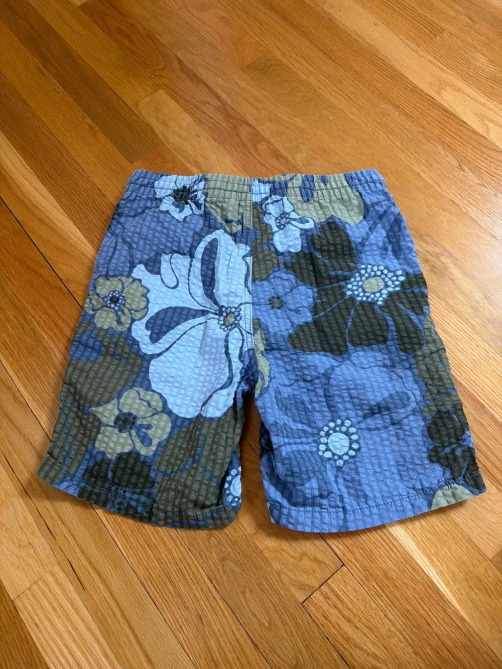 Gap boys seersucker floral shorts